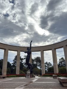 Monumento a los soldados norteamericanos muertos en Normanía por defender la democracia en Europa